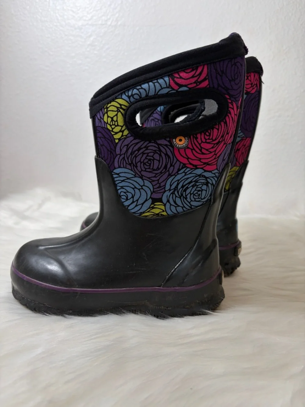 BOGS Classic Black Rosey Floral Pull-On Rain Snow Boots